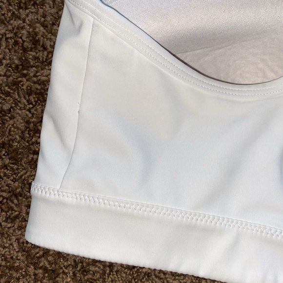 Yvette Criss Cross Adjustable Strap Sports Bra - Picture 6 of 9